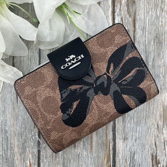 Coach Medium Corner Zip Wallet In Signature Canvas With Bow Print Bag Purse - Picture 3 of 10